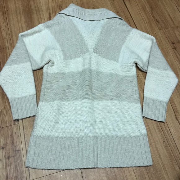 Banana Republic 100% Merino Wool Striped Sweater - Picture 7 of 7